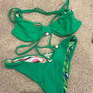 SOUTH MOON UNDER reversible bikini: Kelly green and tropical print